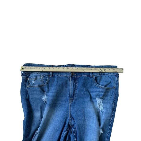 Torrid Premium Stretch Distressed High Rise Jeans Blue Size 24R - Picture 3 of 8